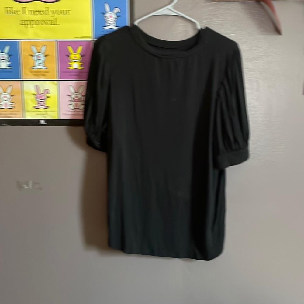 Black Tee